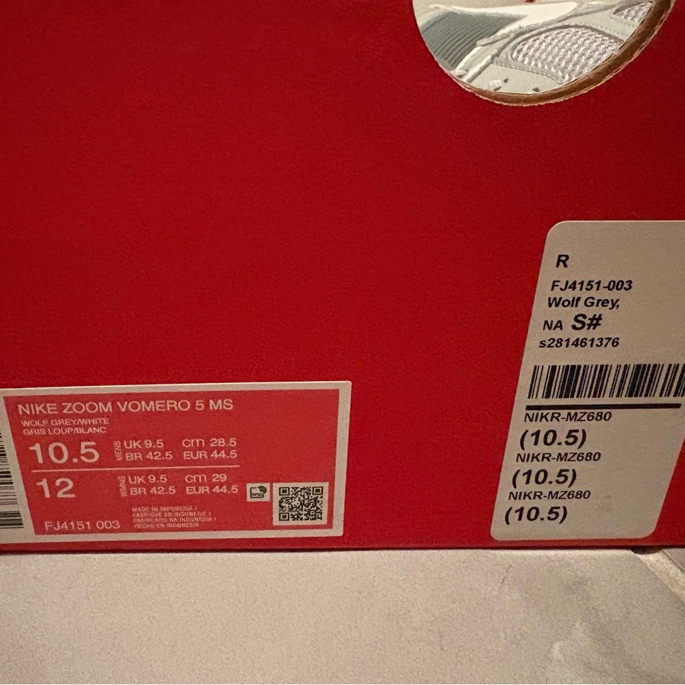 Priced for quick sale today!!! NWT Nike Zoom Vomero 5 Men’s Wolf Gray Size 10.5 - Picture 2 of 4